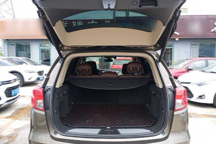 Used Buick Envision 2016 28T Four-Wheel Drive Luxury Model Trunk