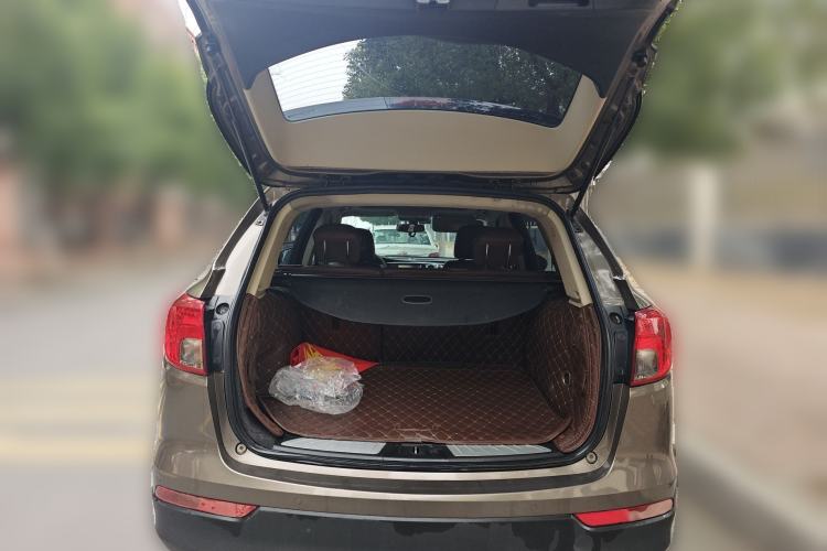 Used Buick Envision 2016 20T Two-Wheel-Drive Elite Model Trunk