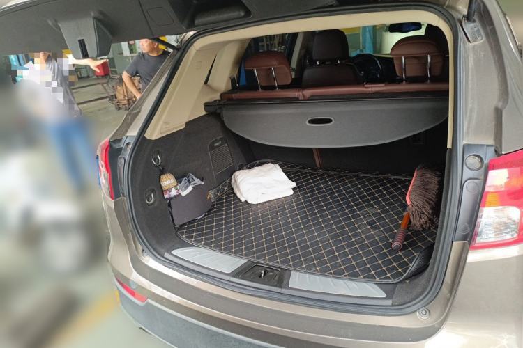 Used Buick Envision 2016 20T Two-Wheel-Drive Elite Model Trunk