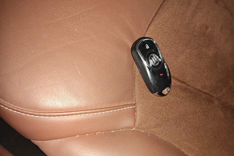 Used Buick Envision 2016 20T Two-Wheel-Drive Elite Model Vehicle Key