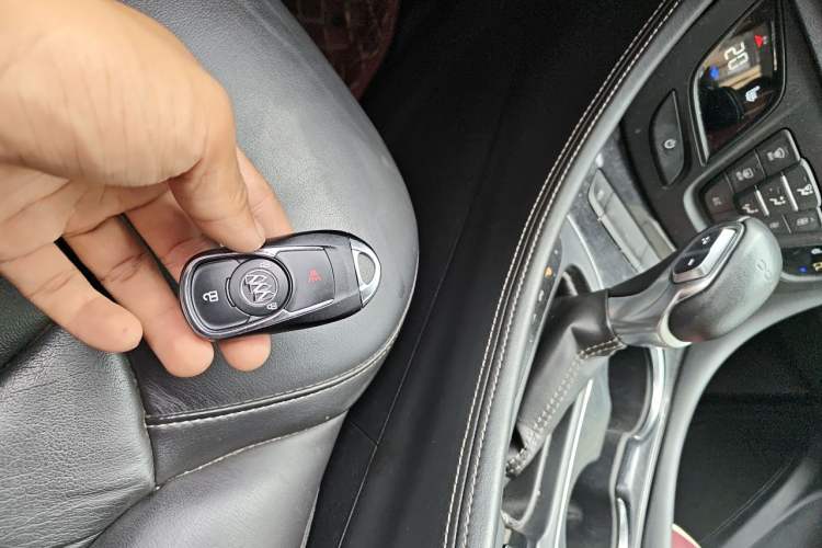 Used Buick Envision 2016 20T Two-Wheel-Drive Elite Model Vehicle Key