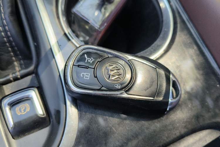 Used Buick Envision 2016 28T Four-Wheel Drive Luxury Model Vehicle Key