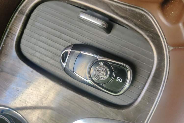 Used Buick Envision 2016 20T Two-Wheel-Drive Elite Model Vehicle Key