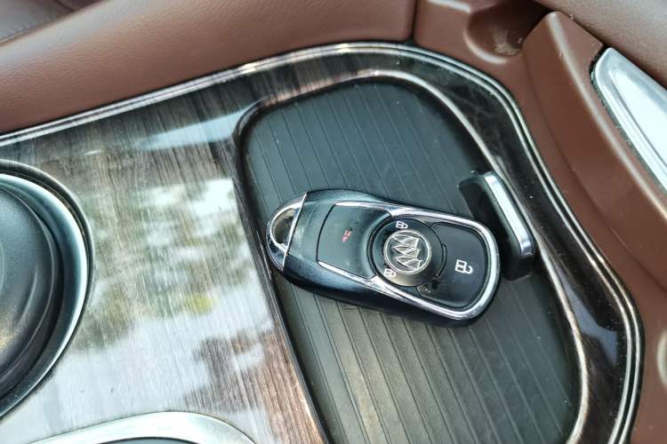 Used Buick Envision 2016 20T Two-Wheel-Drive Elite Model Vehicle Key