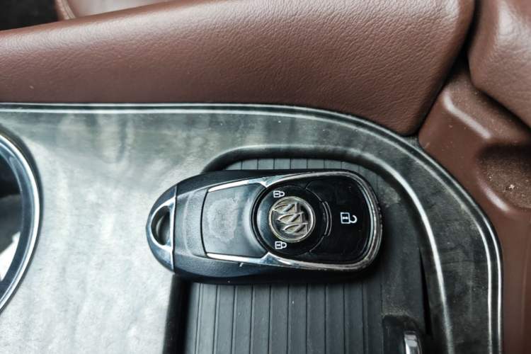 Used Buick Envision 2016 20T Two-Wheel-Drive Elite Model Vehicle Key