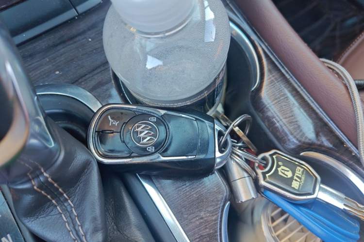Used Buick Envision 2016 28T Four-Wheel Drive Elite Version Vehicle Key