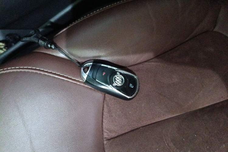 Used Buick Envision 2016 20T Two-Wheel-Drive Elite Model Vehicle Key