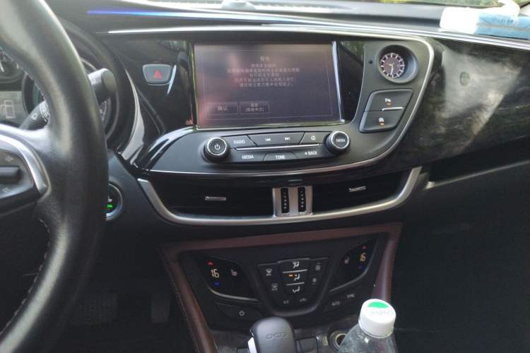 Used Buick Envision 2016 20T Two-Wheel-Drive Elite Model Audio And AC Panel