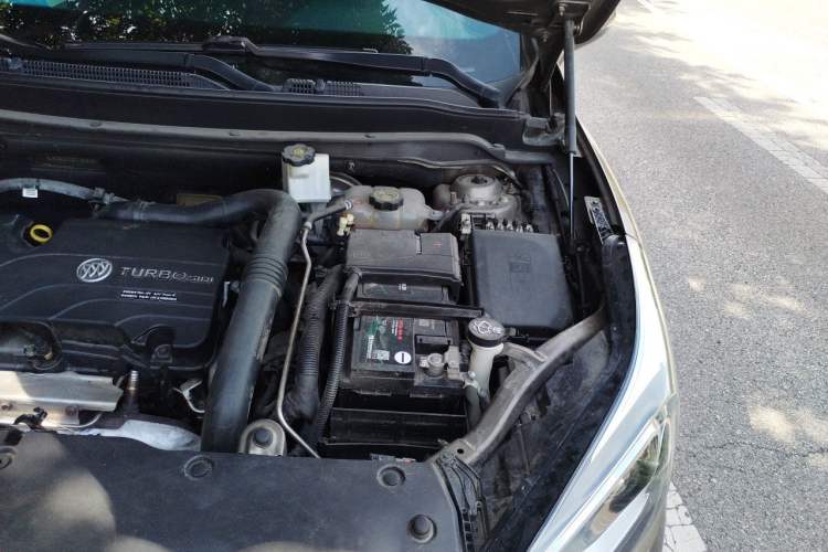 Used Buick Envision 2016 20T Two-Wheel-Drive Elite Model Engine Bay Left