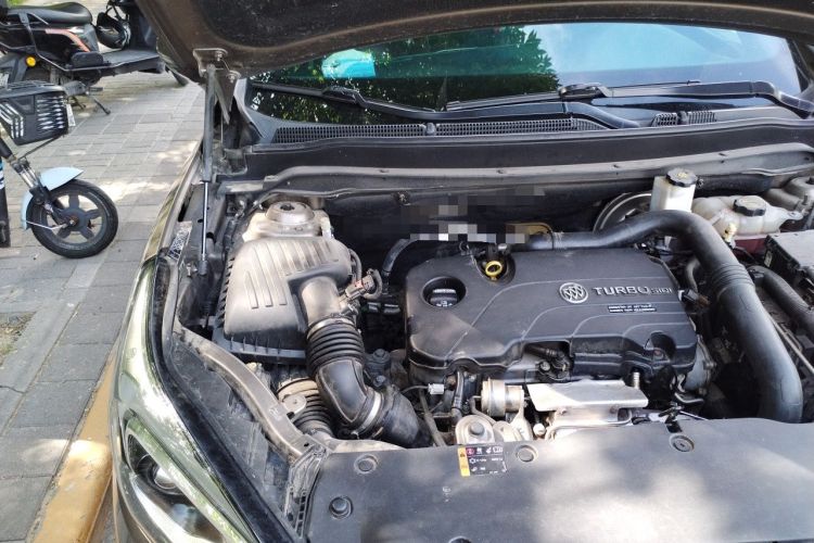 Used Buick Envision 2016 20T Two-Wheel-Drive Elite Model Engine Bay Right