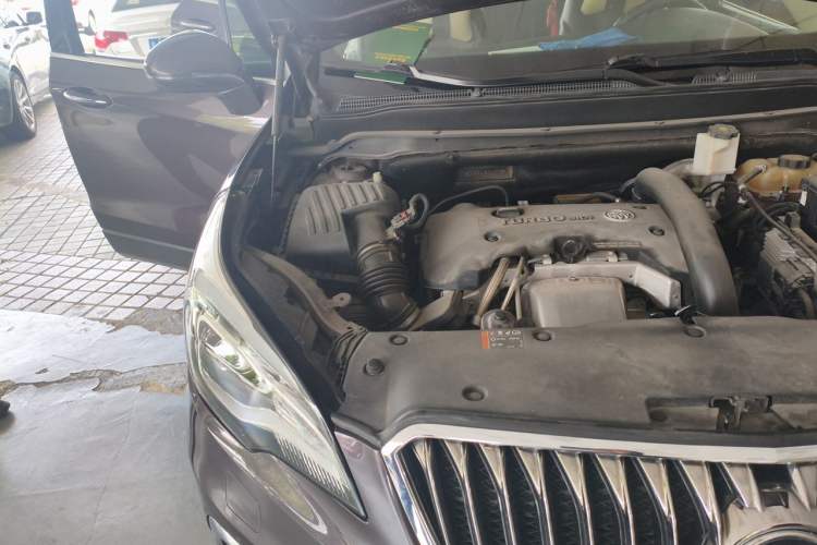 Used Buick Envision 2016 28T Four-Wheel Drive Luxury Model Engine Bay Right