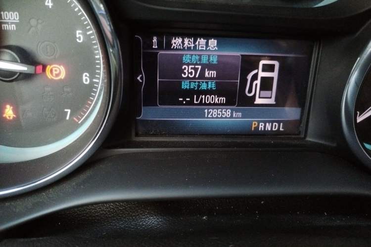 Used Buick Envision 2016 20T Two-Wheel-Drive Elite Model Odometer Close Up