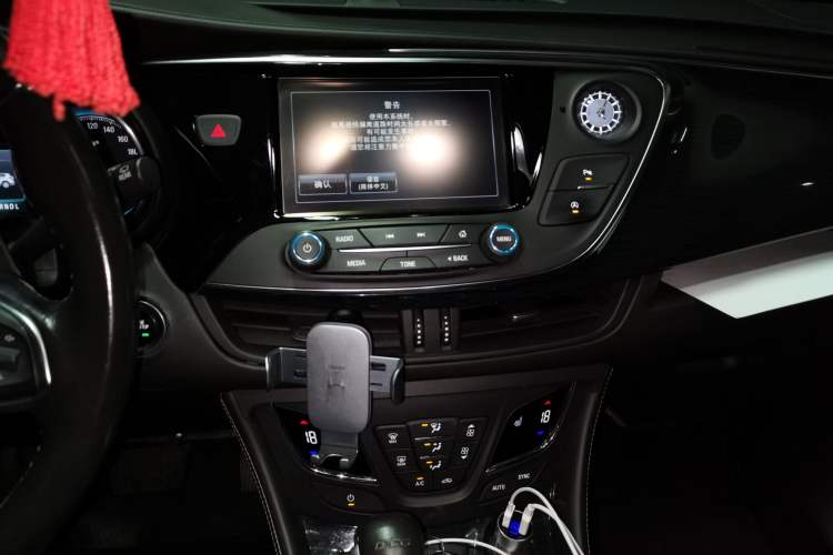 Used Buick Envision 2016 20T Two-Wheel-Drive Elite Model Audio And AC Panel