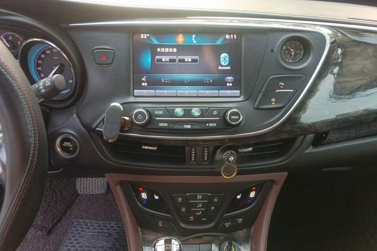 Used Buick Envision 2016 20T Two-Wheel-Drive Elite Model Audio And AC Panel