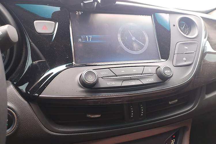 Used Buick Envision 2016 28T Four-Wheel Drive Elite Version Audio And AC Panel