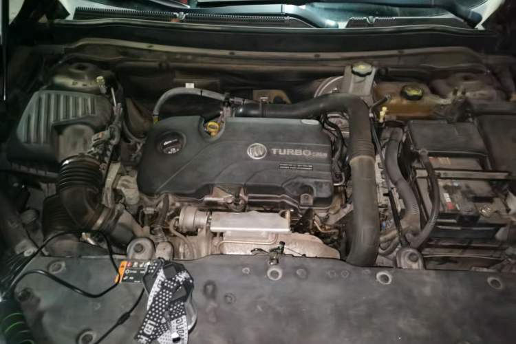 Used Buick Envision 2016 20T Two-Wheel-Drive Elite Model Engine Bay