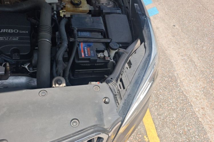 Used Buick Envision 2016 20T Two-Wheel-Drive Elite Model Engine Bay Left