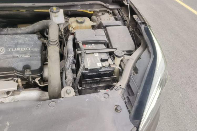 Used Buick Envision 2016 20T Two-Wheel-Drive Elite Model Engine Bay Left