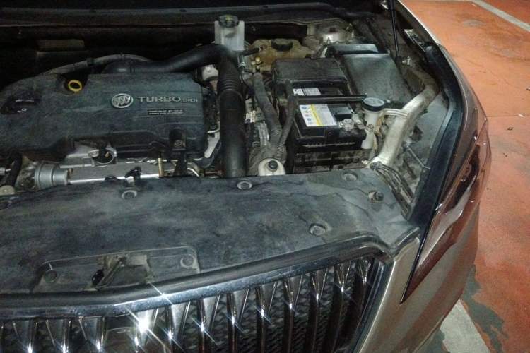 Used Buick Envision 2016 20T Two-Wheel-Drive Elite Model Engine Bay Left