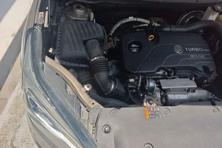Used Buick Envision 2016 20T Two-Wheel-Drive Elite Model Engine Bay Right