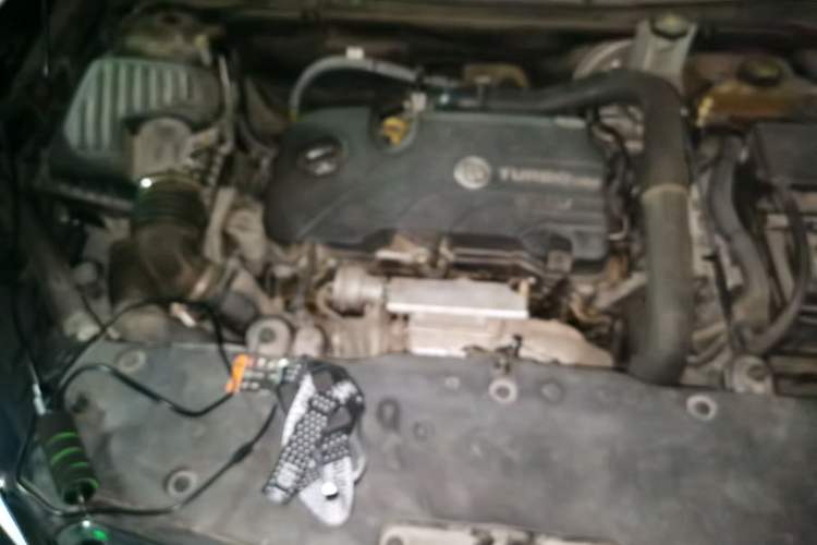 Used Buick Envision 2016 20T Two-Wheel-Drive Elite Model Engine Bay Right