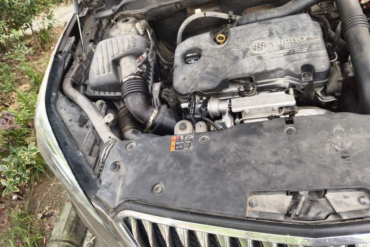 Used Buick Envision 2016 20T Two-Wheel-Drive Elite Model Engine Bay Right