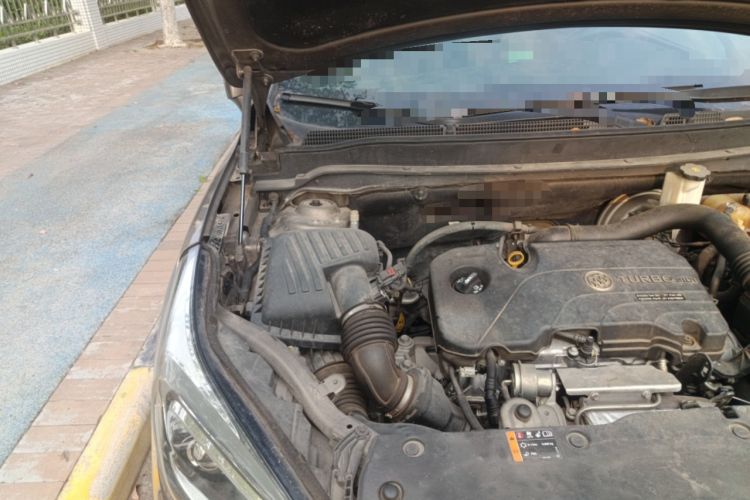 Used Buick Envision 2016 20T Two-Wheel-Drive Elite Model Engine Bay Right