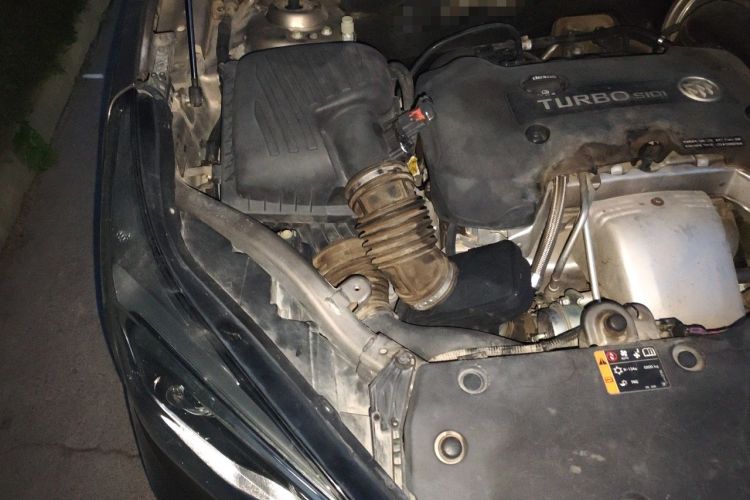 Used Buick Envision 2016 28T Four-Wheel Drive Elite Version Engine Bay Right