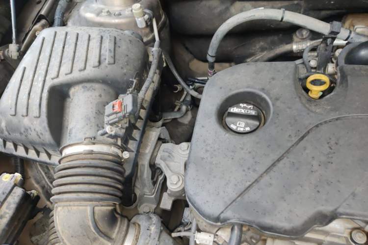 Used Buick Envision 2016 20T Two-Wheel-Drive Elite Model Engine Bay Right
