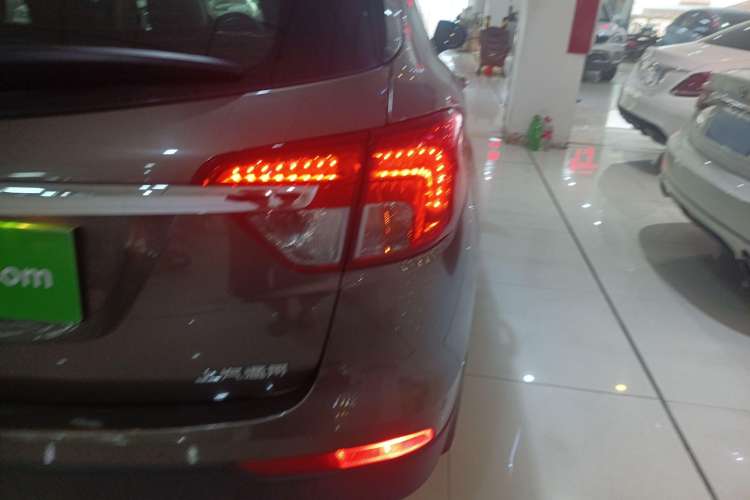 Used Buick Envision 2016 20T Two-Wheel Drive Leading Version Exterior 2