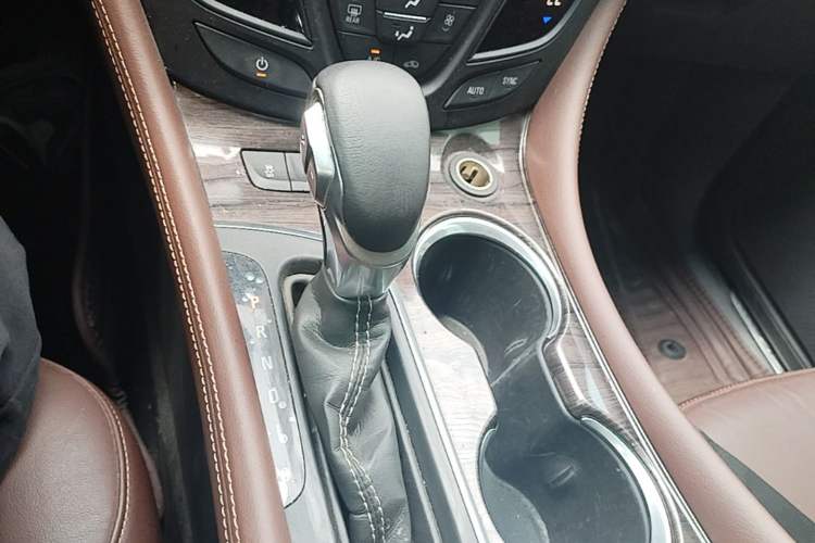 Used Buick Envision 2016 28T Four-Wheel Drive Elite Version Gear Lever