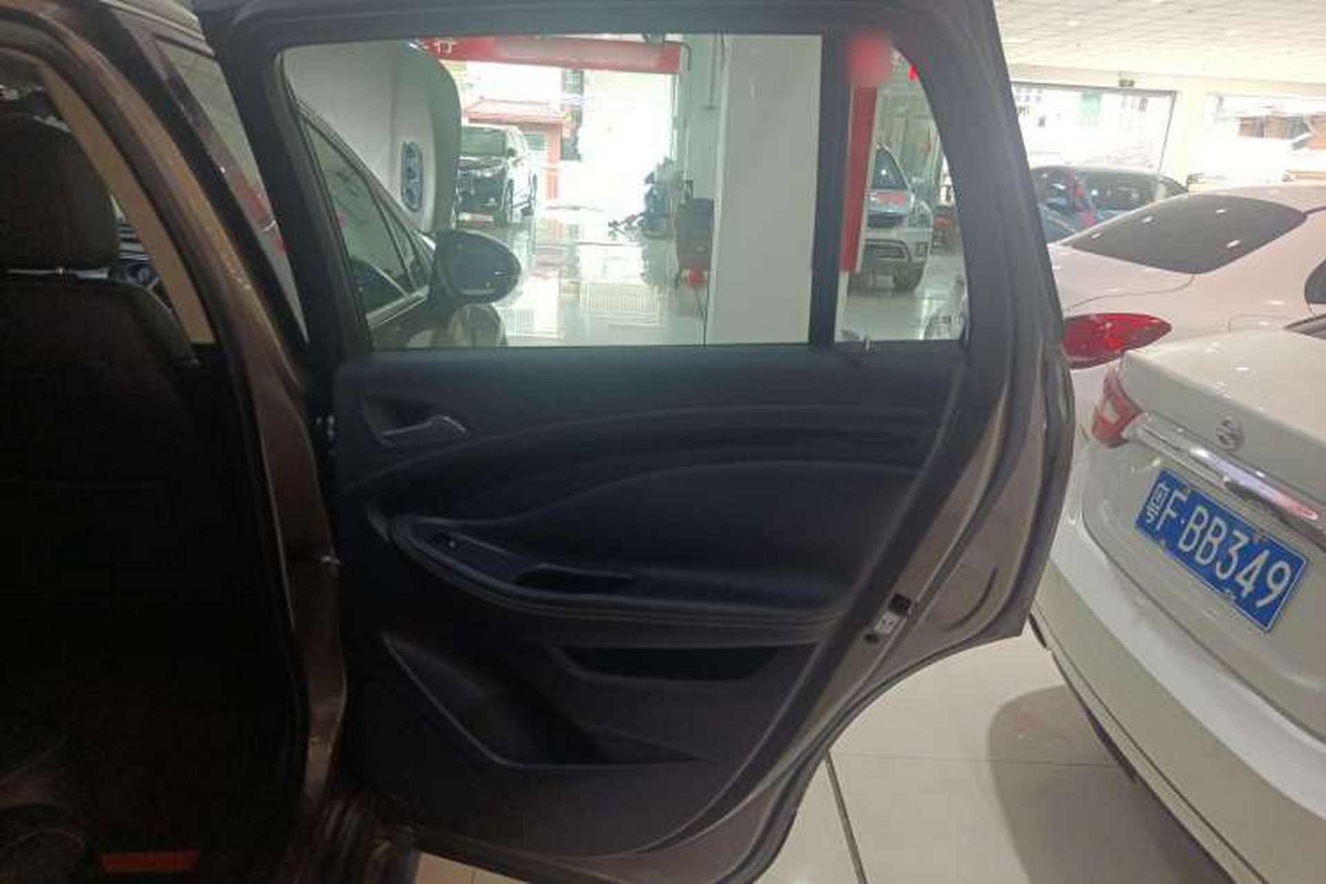 Used Buick Envision 2016 20T Two-Wheel Drive Leading Version Interior 3