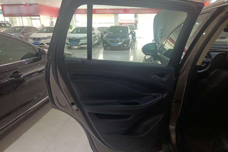 Used Buick Envision 2016 20T Two-Wheel Drive Leading Version Interior 5