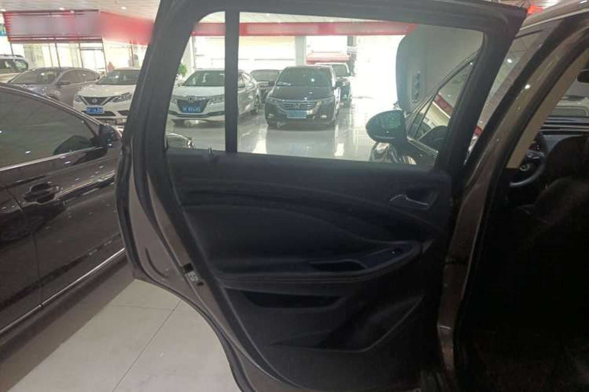Used Buick Envision 2016 20T Two-Wheel Drive Leading Version Interior 5