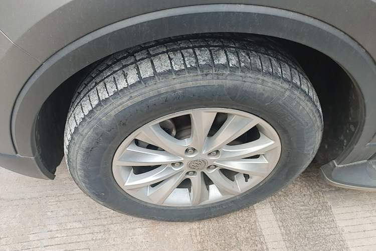 Used Buick Envision 2016 28T Four-Wheel Drive Elite Version Left Front Wheel Hub