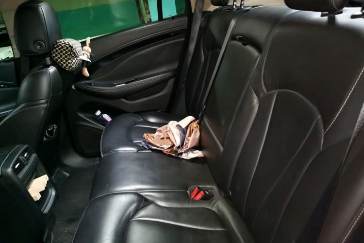 Used Buick Envision 2016 20T Two-Wheel-Drive Elite Model Left Rear Seat