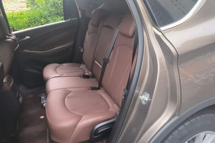 Used Buick Envision 2016 28T Four-Wheel Drive Luxury Model Left Rear Seat