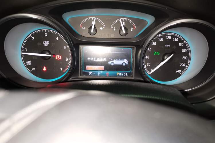 Used Buick Envision 2016 20T Two-Wheel-Drive Elite Model Odometer Close Up