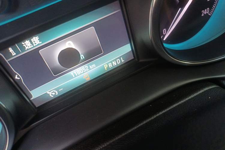 Used Buick Envision 2016 20T Two-Wheel-Drive Elite Model Odometer Close Up