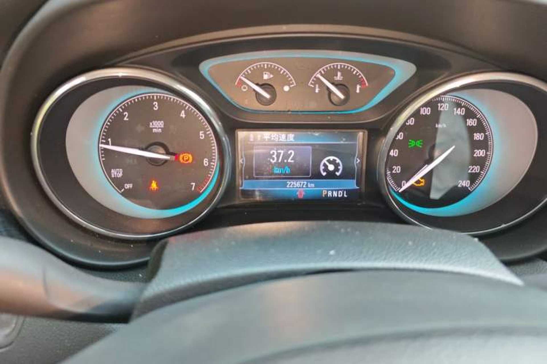 Used Buick Envision 2016 20T Two-Wheel Drive Leading Version Odometer Close Up