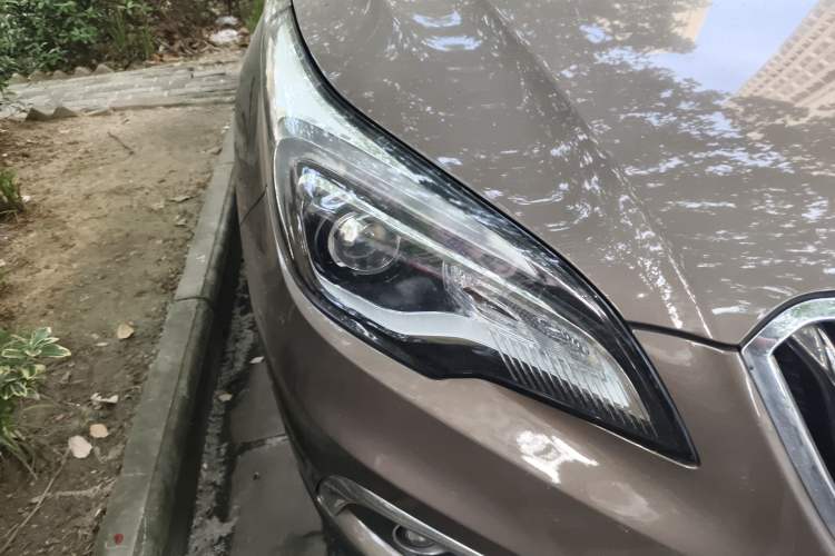 Used Buick Envision 2016 20T Two-Wheel-Drive Elite Model Right Front Headlight