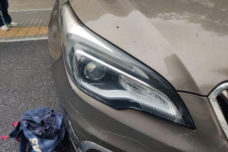 Used Buick Envision 2016 20T Two-Wheel-Drive Elite Model Right Front Headlight