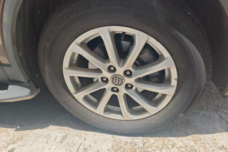 Used Buick Envision 2016 20T Two-Wheel-Drive Elite Model Right Front Wheel Hub