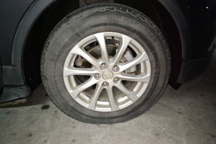 Used Buick Envision 2016 20T Two-Wheel-Drive Elite Model Right Front Wheel Hub
