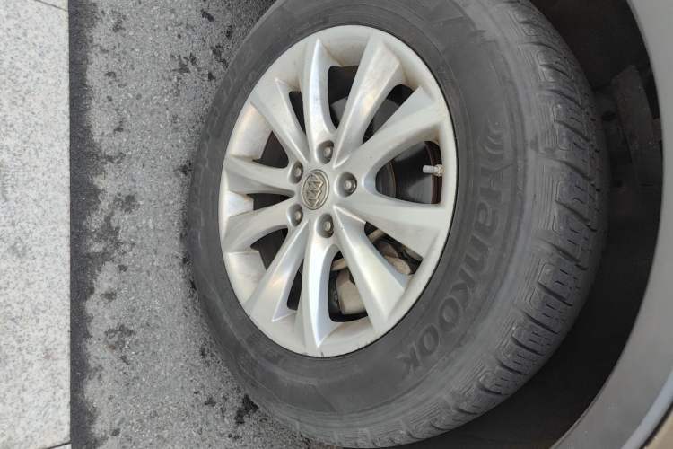Used Buick Envision 2016 28T Four-Wheel Drive Elite Version Right Front Wheel Hub