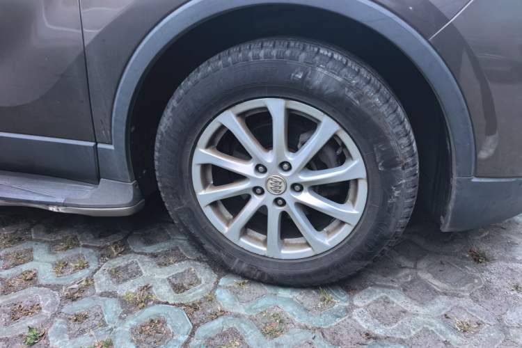Used Buick Envision 2016 20T Two-Wheel Drive Leading Version Right Front Wheel Hub