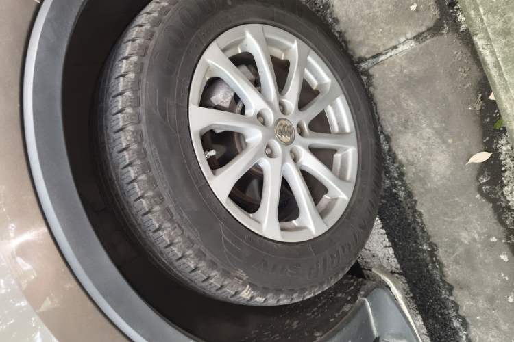 Used Buick Envision 2016 20T Two-Wheel-Drive Elite Model Right Front Wheel Hub