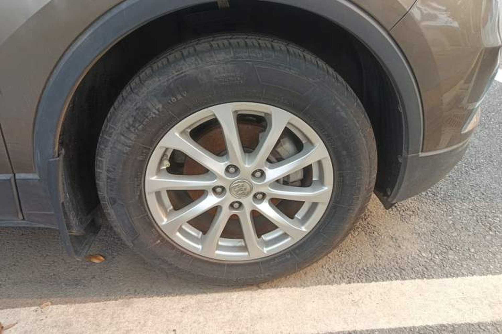 Used Buick Envision 2016 20T Two-Wheel-Drive Elite Model Right Front Wheel Hub