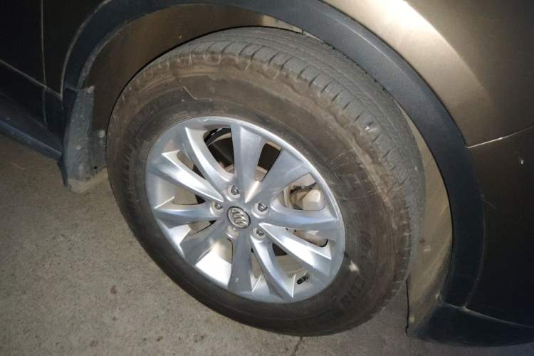 Used Buick Envision 2016 28T Four-Wheel Drive Elite Version Right Front Wheel Hub
