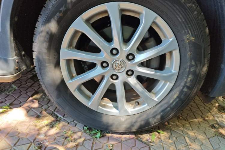 Used Buick Envision 2016 20T Two-Wheel Drive Leading Version Right Front Wheel Hub